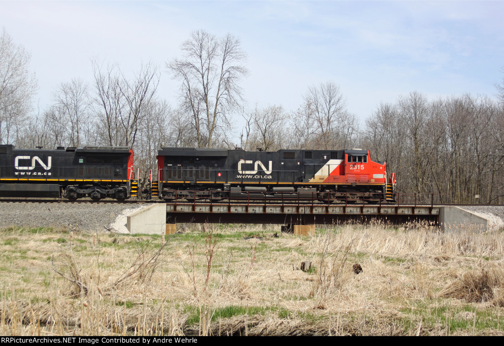 CN 2315 leads an unknown southbound manifest